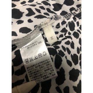 B082. Áo kiểu hiệu Nhật szM- 2hand