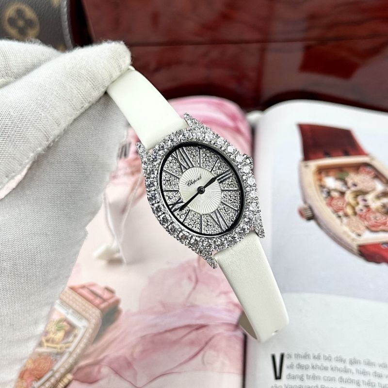 Đồng hồ nữ CHOPARD đính đá cực kì sang chảnh BH 24 Tháng