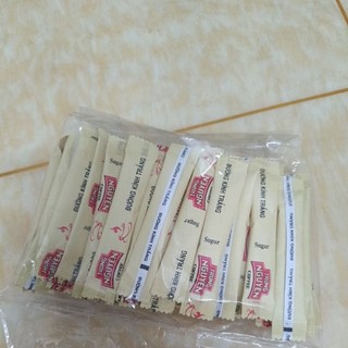 1 gói 50 que đường uống cà phê trung nguyên que giấy date mới