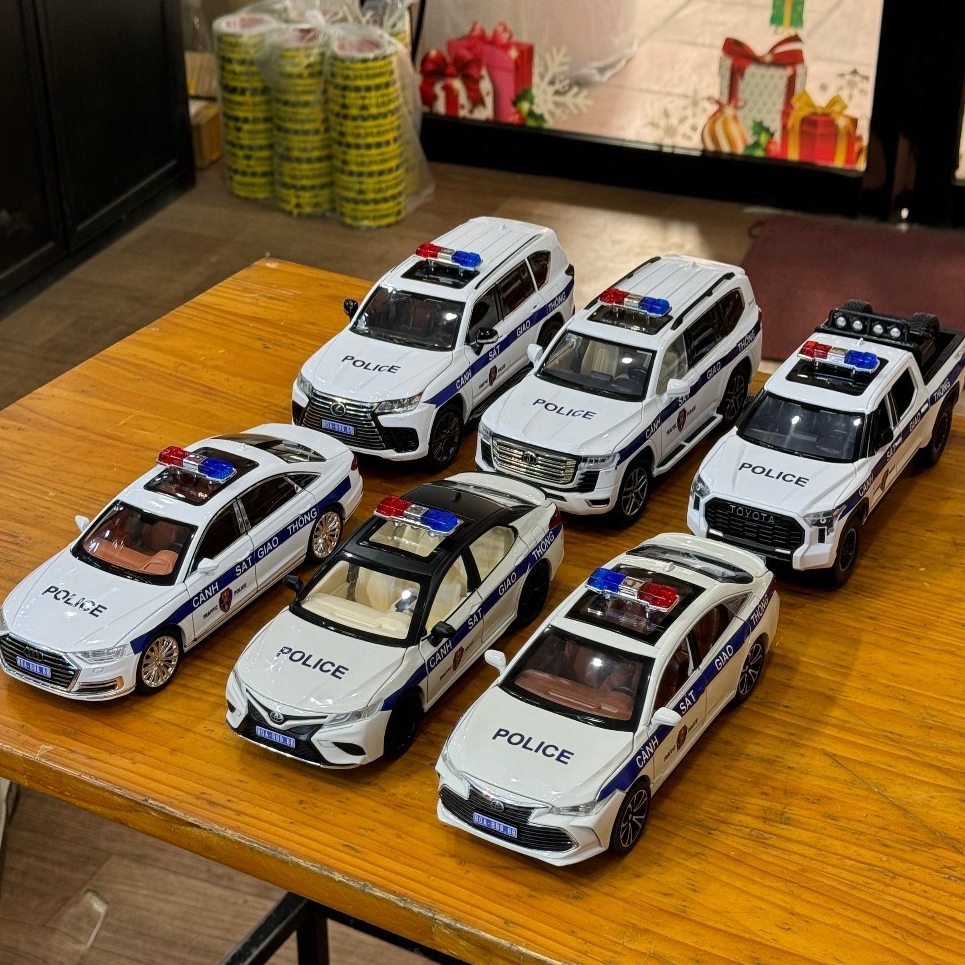 [Nhiều hãng] Mô hình xe độ CSGT tỉ lệ 1:24
