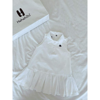 Váy cotton polo sát nách đuôi cá màu trắng cho bé gái.