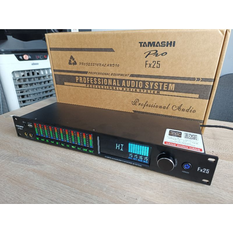 vang cơ lai số TAMASHI FX25 hàng chính hãng , chống hú 5 cấp độ , kết nối đầy đủ usb , blutooth , aux, +tặng 2 dây canon