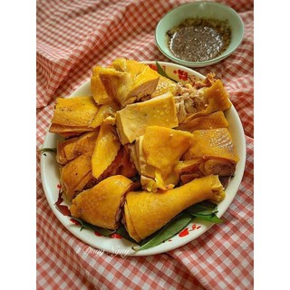GÀ Ủ MUỐI NỮA CON
