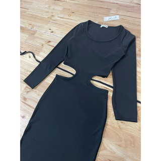 Đầm body tay dài xẻ tà hở eo
