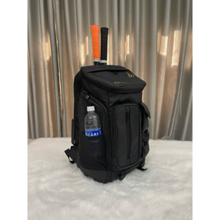 Balo cầu lông Apavi AB-202 Trắng đen, sức chứa lớn, balo tennis có ngăn laptop