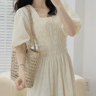 VÁY THÔ ĐỤC LỖ CHUN CỔ VUÔNG