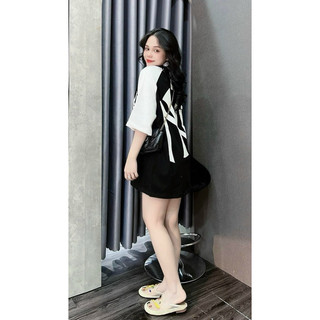 Áo thun cotton khô form rộng in chữ nờ y trước sau tay phối màu