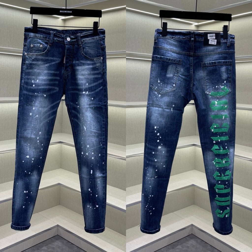 Quần jean bò nam DSQ xanh trơn loang bạc vảy sơn phối in chữ Super Ficial dọc sau quần 4 cúc QJ517P