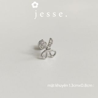 1 chiếc khuyên tai cái kéo tim jessevn