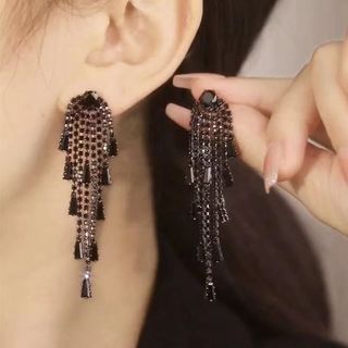 Bông tai đính đá dáng dài thời trang sắc đen