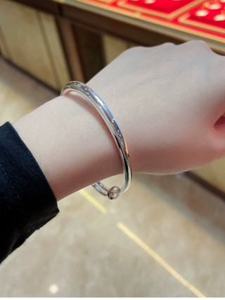  Kiềng tay bạc nữ điều chỉnh size theo ý bản to DaLiA Jewelry vòng tay bạc nữ khắc chữ theo yêu cầu - đường kính 5.5cm 