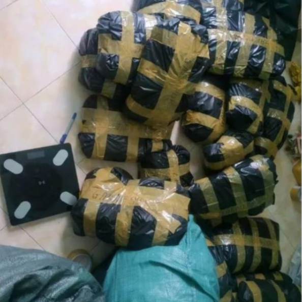 Kiện Hàng bom Thời Trang Quốc tế Nam Nữ trị giá 1 triệu quần áo mũ mĩ phẩm nam nữ