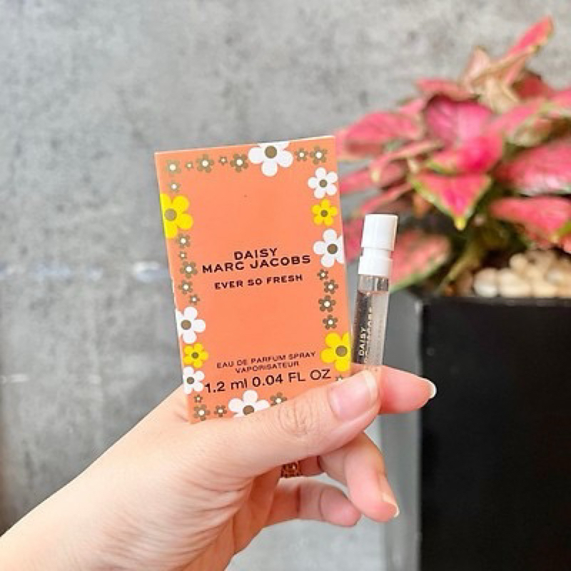 Vial Nước Hoa Daisy Ever So Fresh Marc Jacobs