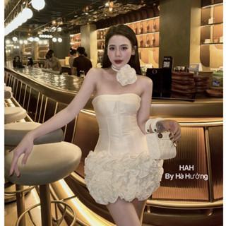 Váy đi dự tiệc, đầm dự tiệc dáng quây cúp ngực dáng A ngắn đuôi đính hoa hồng kèm choker hoa tiểu thư sang chảnh LEVAN