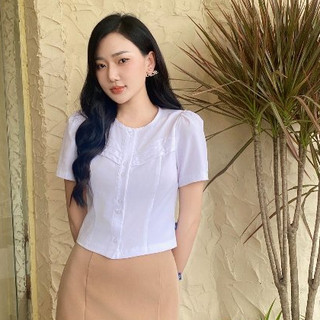 Áo sơ mi Uk Fashion cổ tròn xếp ly ngực cúc đôi, chất liệu thấm hút mồ hôi, không nhăn UKSM2401027