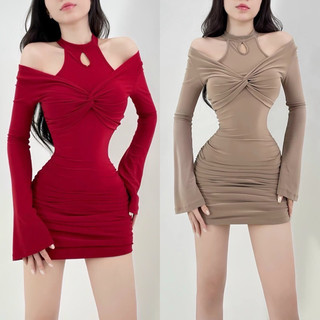 ĐẦM BODY CỔ YẾM XOẮN NGỰC TAY DÀI HỞ VAI SEXY