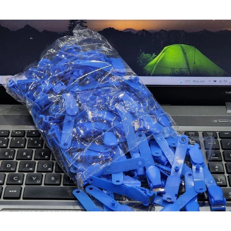 Móc kẹp thẻ nhựa (1 cái)