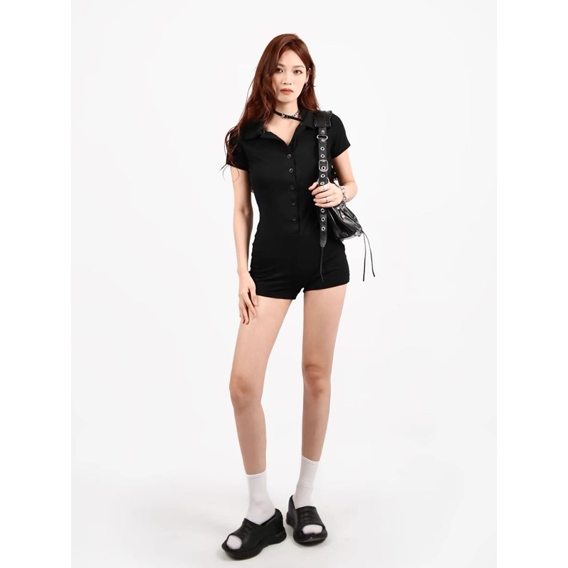 Jumpsuit nữ tay ngắn cổ polo, bộ áo liền thân nữ jum tay ngắn năng động chất dày dặn. | BigBuy360 - bigbuy360.vn