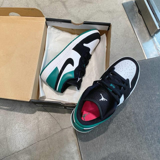Giày Sneaker 𝗝.𝗼𝗿𝗱𝗮𝗻 𝟭 𝗟𝗼𝘄 "𝗠𝘆𝘀𝘁𝗶𝗰 𝗚𝗿𝗲𝗲𝗻"
