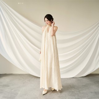 Henie Dress | Váy nữ dự tiệc thiết kế lụa gân hàn H.I.U Fashion | vải có độ chun êm vừa phải thanh lịch HIU design