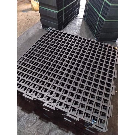 Vỉ Nhựa Thoát Nước - Vĩ Nhựa Lót Sàn kích thước 95cm x 95cm