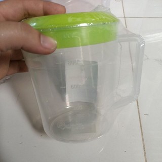 ca nhựa đựng nước có vạch chia ml ( 2 size)
