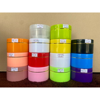 Hủ đựng kem 100g : lòng kem 100g + hủ 150g . có đủ màu . nhựa cứng cáp . đa dạng màu