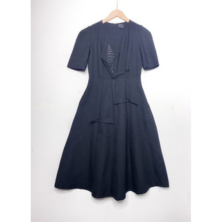 Đầm Next có túi 2 bên hàng Vn xuất dư (size 6 - ngực 88cm đổ lại, eo 72cm đổ lại , dài 107cm)