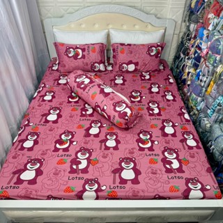 Gấu dâu chống gậy-Bộ ga gối lên vỏ gối ôm khóa kéo