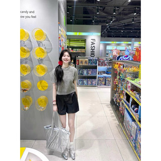 Áo tay ngắn cổ đính đá tiểu thư ✨