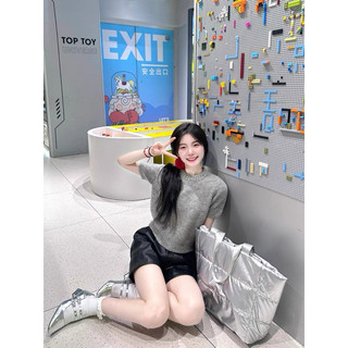 Áo tay ngắn cổ đính đá tiểu thư ✨