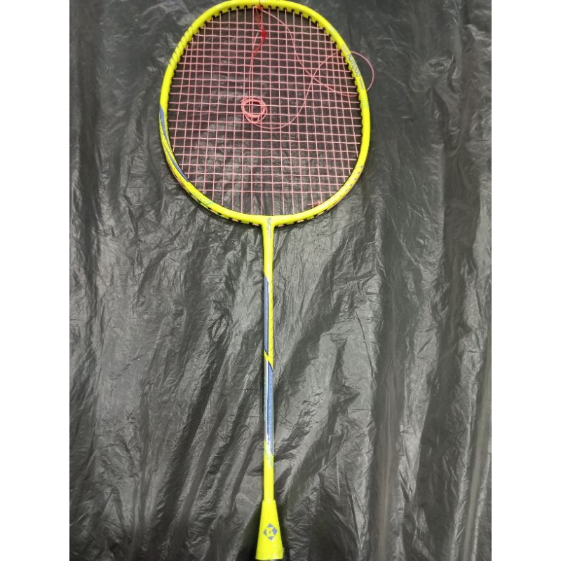 Vợt Kum.poo vàng K520S giá rẻ- chất lượng, vợt khung carbon, vợt căng dây sẵn và tặng thêm cuốn cán 