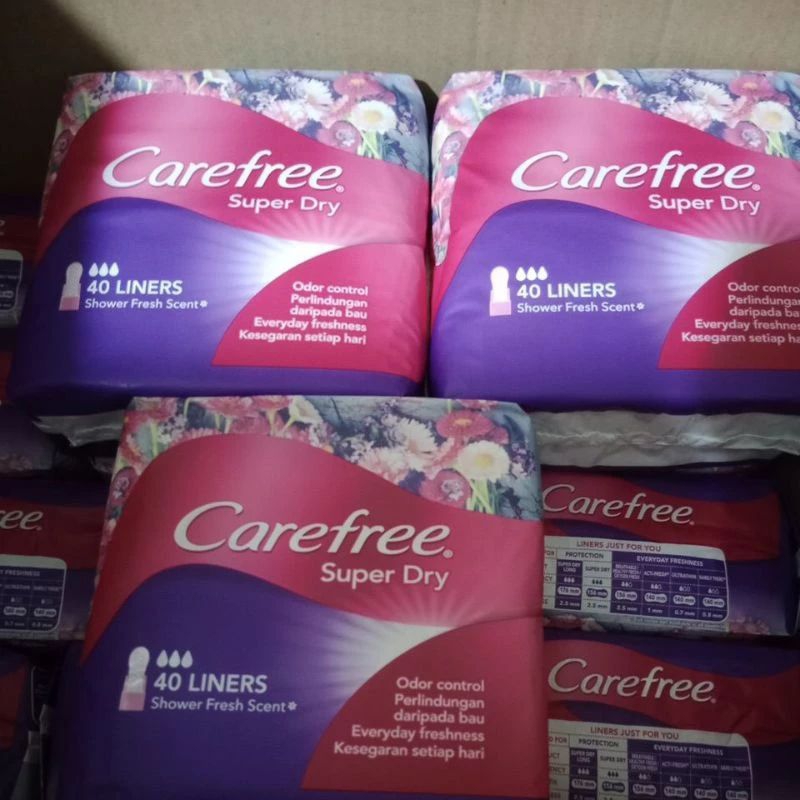 Băng vệ sinh hằng ngày Carefree Siêu Thấm 40 miếng