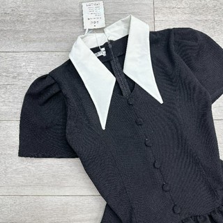 VÁY ĐEN XÒE PHỒNG CỔ PITER NHỌN