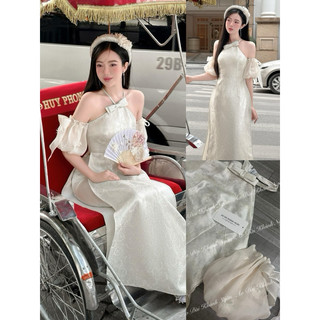 Áo dài cổ yếm cách tân tay bồng nhẹ nhàng