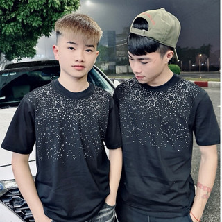 áo thun đính đá sao vòng cổ