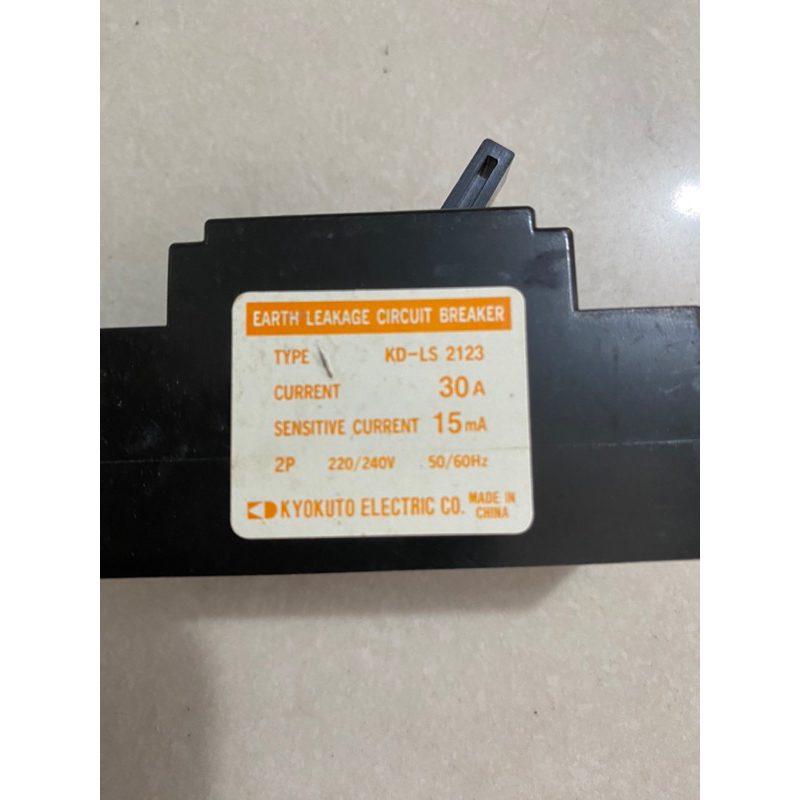 CB chống giật máy nước nóng 30A ( hàng tháo máy )