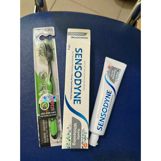 🌸🌸Kem đánh răng SENSODYNE tặng kèm bàn chải 🌸