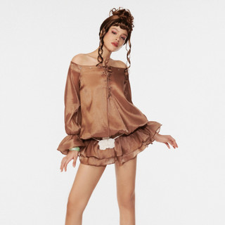 GLORIOUS Áo váy trễ vai dáng babydoll (KHÔNG KÈM HOA] EVELYN DRESS chất liệu tơ ánh kim nâu tay bồng