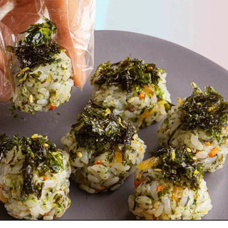 Rong biển trộn cơm hàn quốc - lá kim vụn gói 400gr