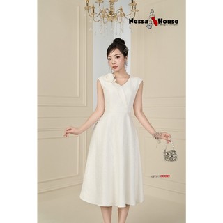 Váy Tafta Cổ Tim Vai Hoa NESSA - BV517