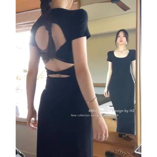 Đầm Zip Đen Cổ Tròn Xoắn Lưng