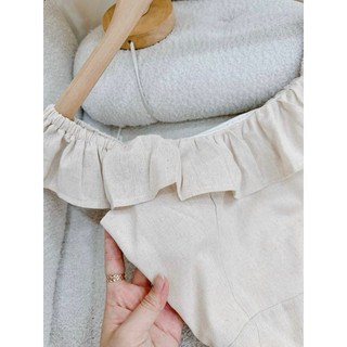 ĐẦM TRỄ VAI BÈO NGỰC
