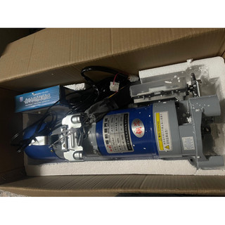 Mô tơ cửa cuốn 600kg