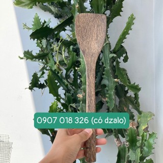 Xẻng chiên xào bằng gỗ Buông, làm từ sóng lá Buông, dài 35cm