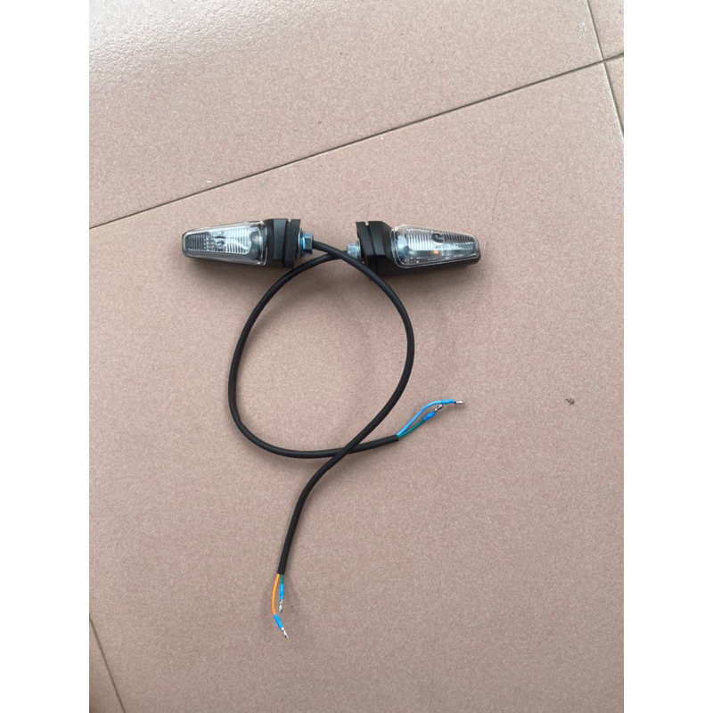 cặp xi nhan sau lét xe máy cúp 86 đời mới
