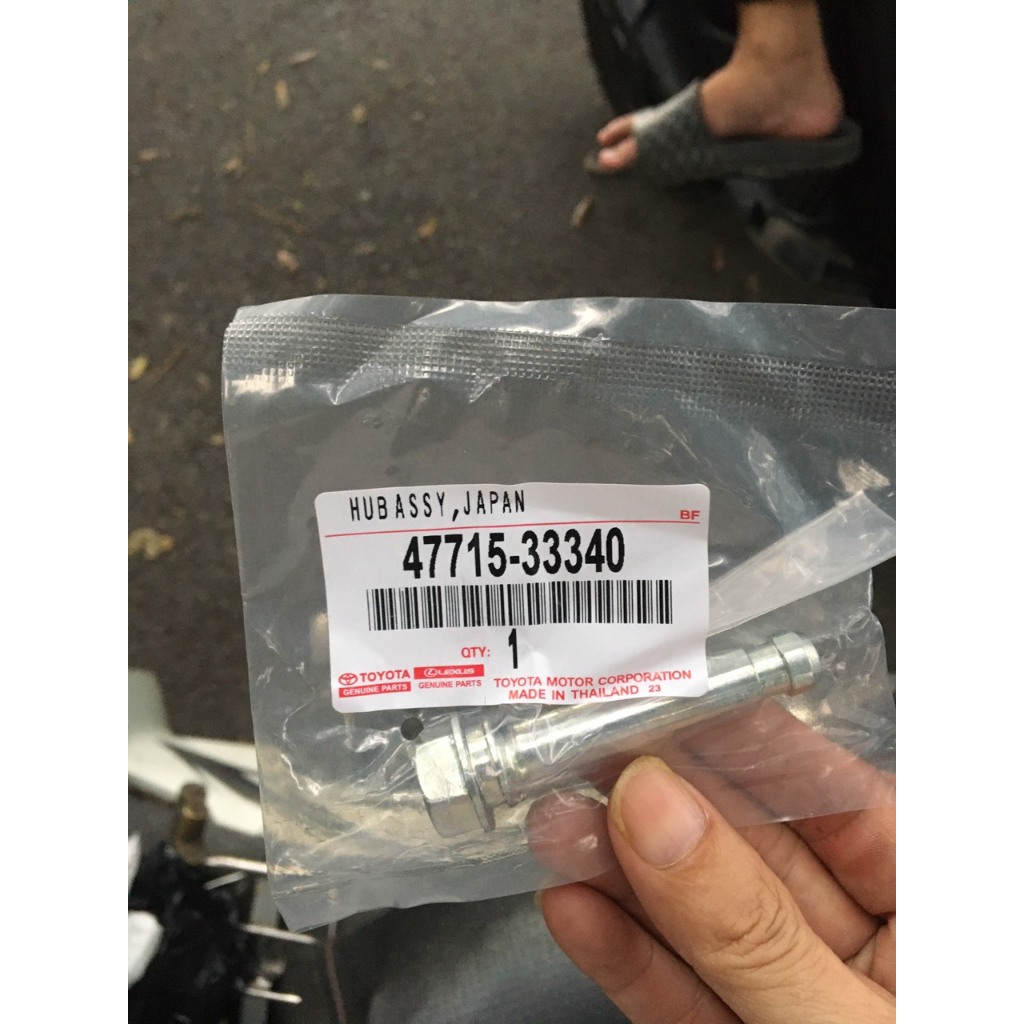 Ắc phanh trước dưới vios 2007-2020,altis 2008-2019,camry 2006-2017 xịn chính hãng toyota