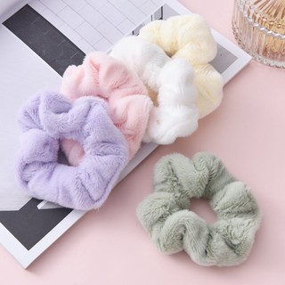 Cột tóc '' lông nhung '' mềm mịn - scrunchies
