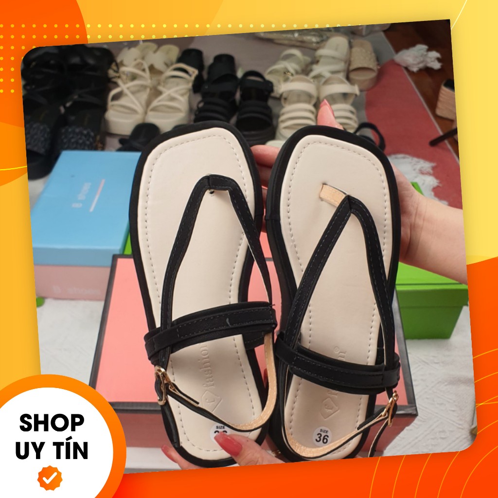 Gìay sandal dây quai kẹp đế vuông
