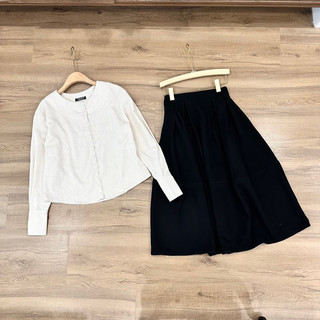 áo linen hai màu đen trắng